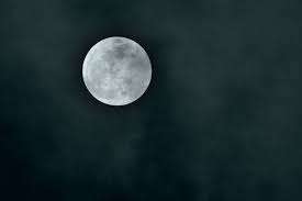 moon-in-night.